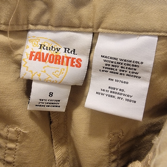 Women's Ruby Rd. Favorites Capri Pants Size 8 Color Cream - Picture 7 of 7